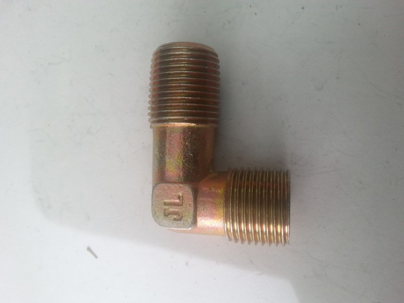 Угольник М18*К18 компрессора 2-х ц. (Москва) 864823